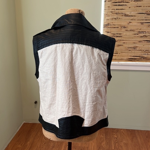 Bar III Faux Leather And  Linen Vest With Zipper Closure Size L - Picture 3 of 8